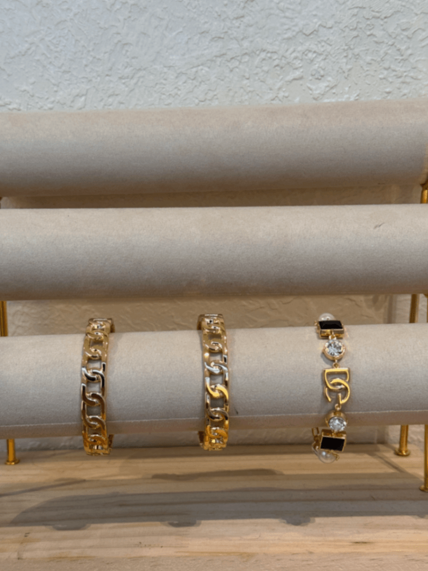 Bracelets 