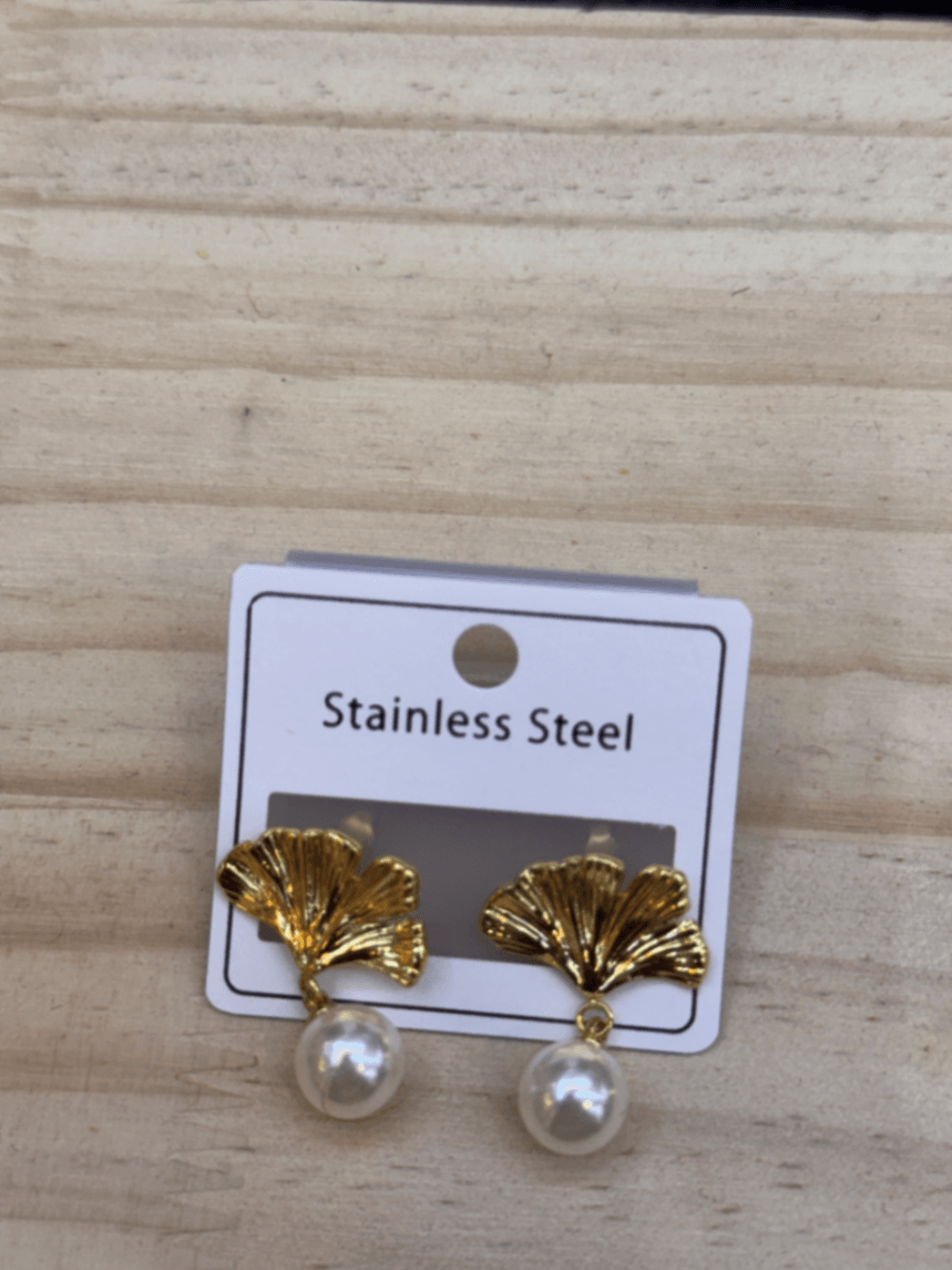 Pearl Drop Earrings 