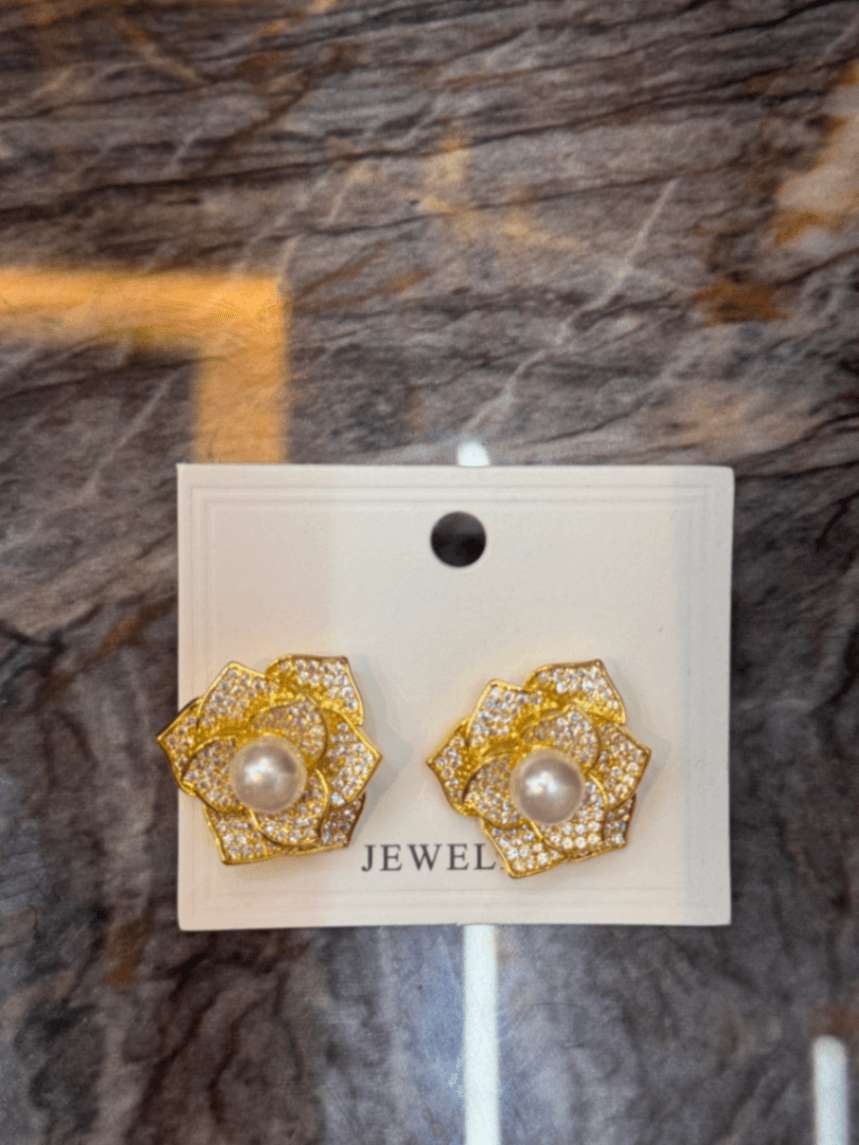 Floral Pearl Stud earings